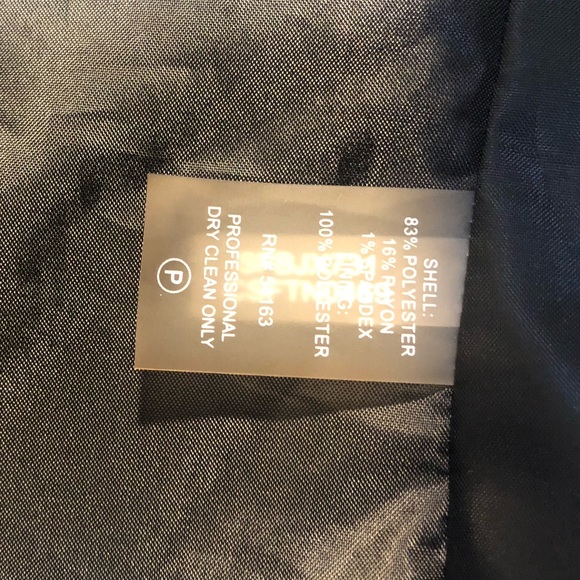 Fun, feminine Calvin Klein snakeskin blazer! (10) - Picture 5 of 5